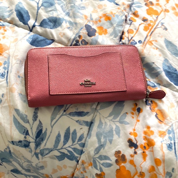 Rose pink coach wallet - Picture 1 of 1